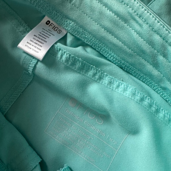 Scrub Set - Picture 5 of 6